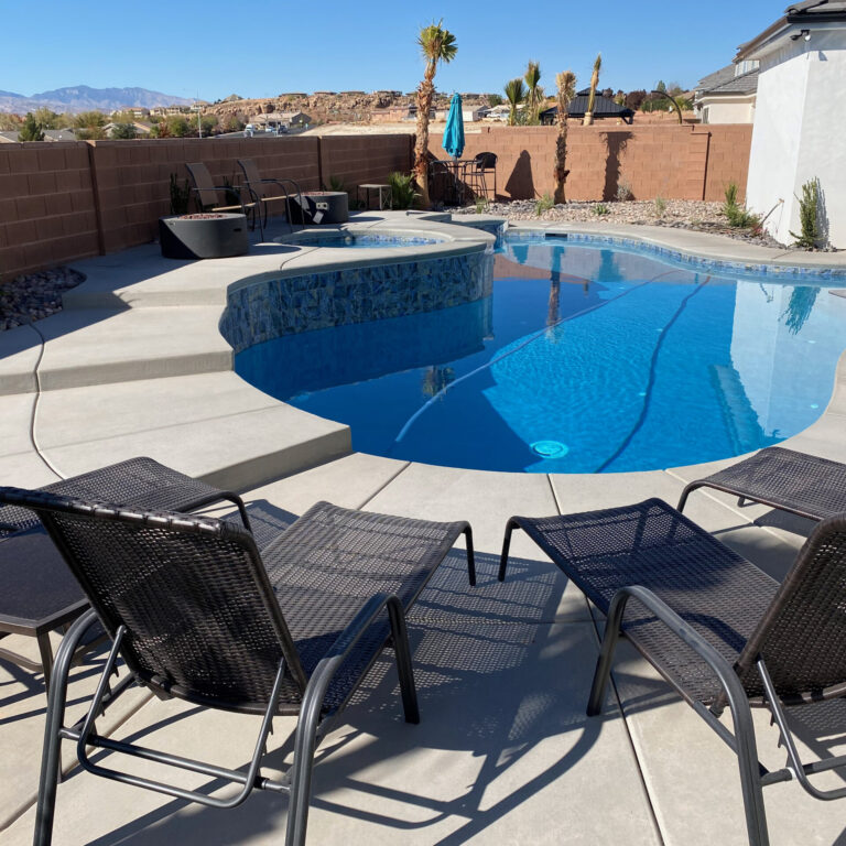 Clover shaped pool and backyard landscaping in the Little Valley area of St. George, Utah.